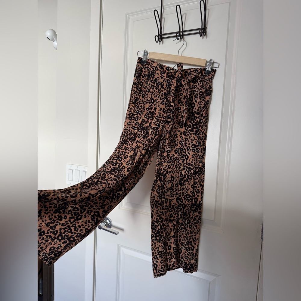 Aritzia Wilfred Lightweight Wide Leg Pants